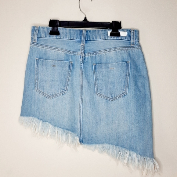 🌷 CELLO Women's Distressed Angled Cut Jean Skirt. - Picture 3 of 7
